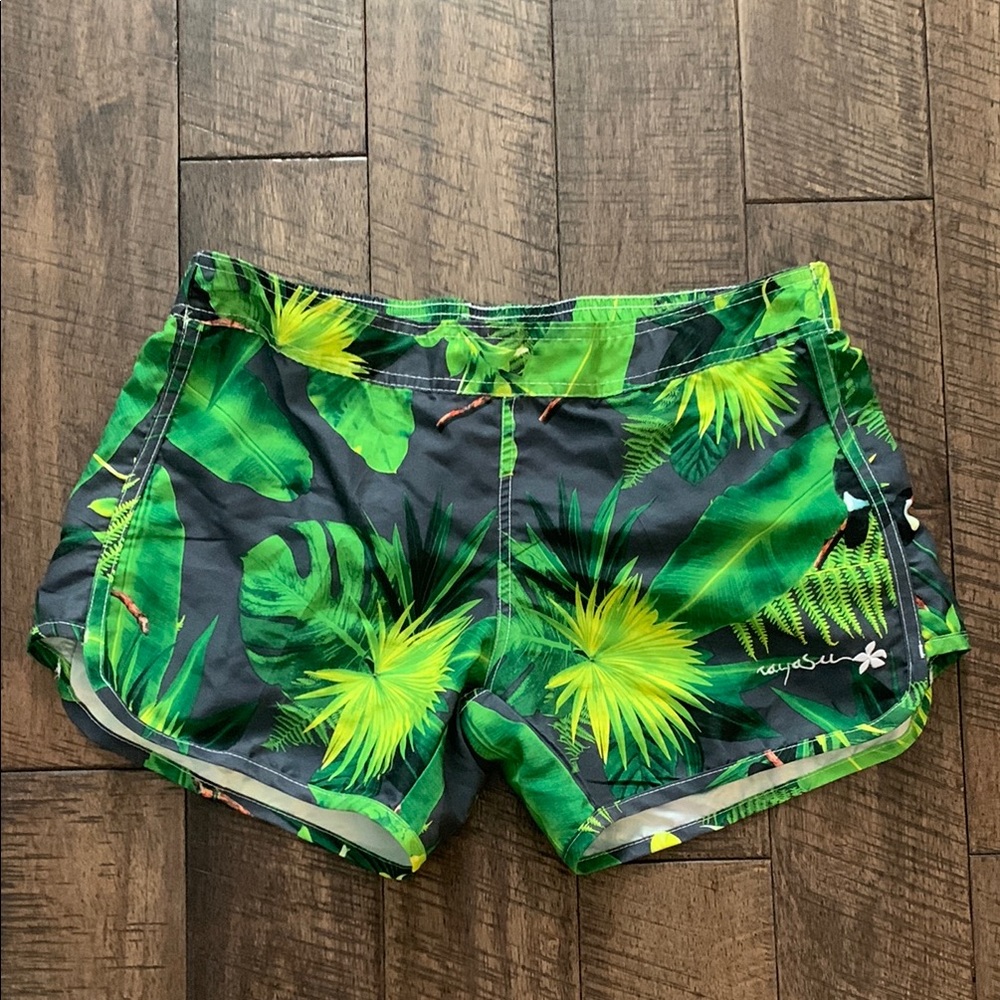 Women’s Raya Sun shorts